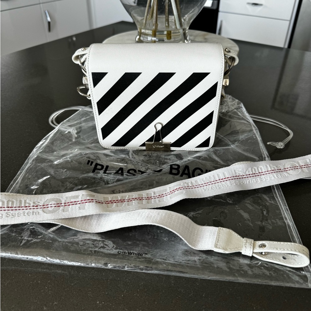 Authentic Off-White Bag Diagonal Clip bag with strap